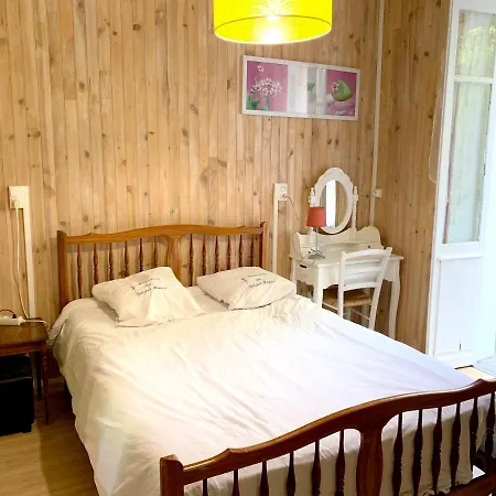 شقة Cosy A Neris-les-bains, 20 M², Balcon Avec Vue Néris-les-Bains