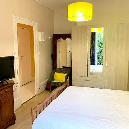 Appartement Cosy à Néris-les-bains, 20 M², Balcon Avec Vue Néris-les-Bains