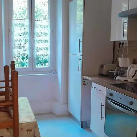 Appartement Cosy à Néris-les-bains, 20 M², Balcon Avec Vue *